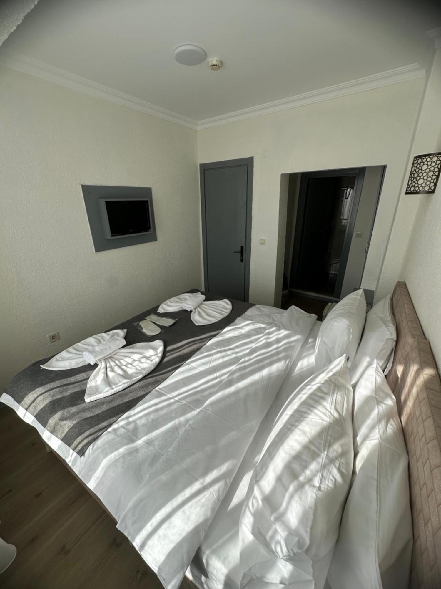 Bıg Orange Hotel Istanboel Buitenkant foto