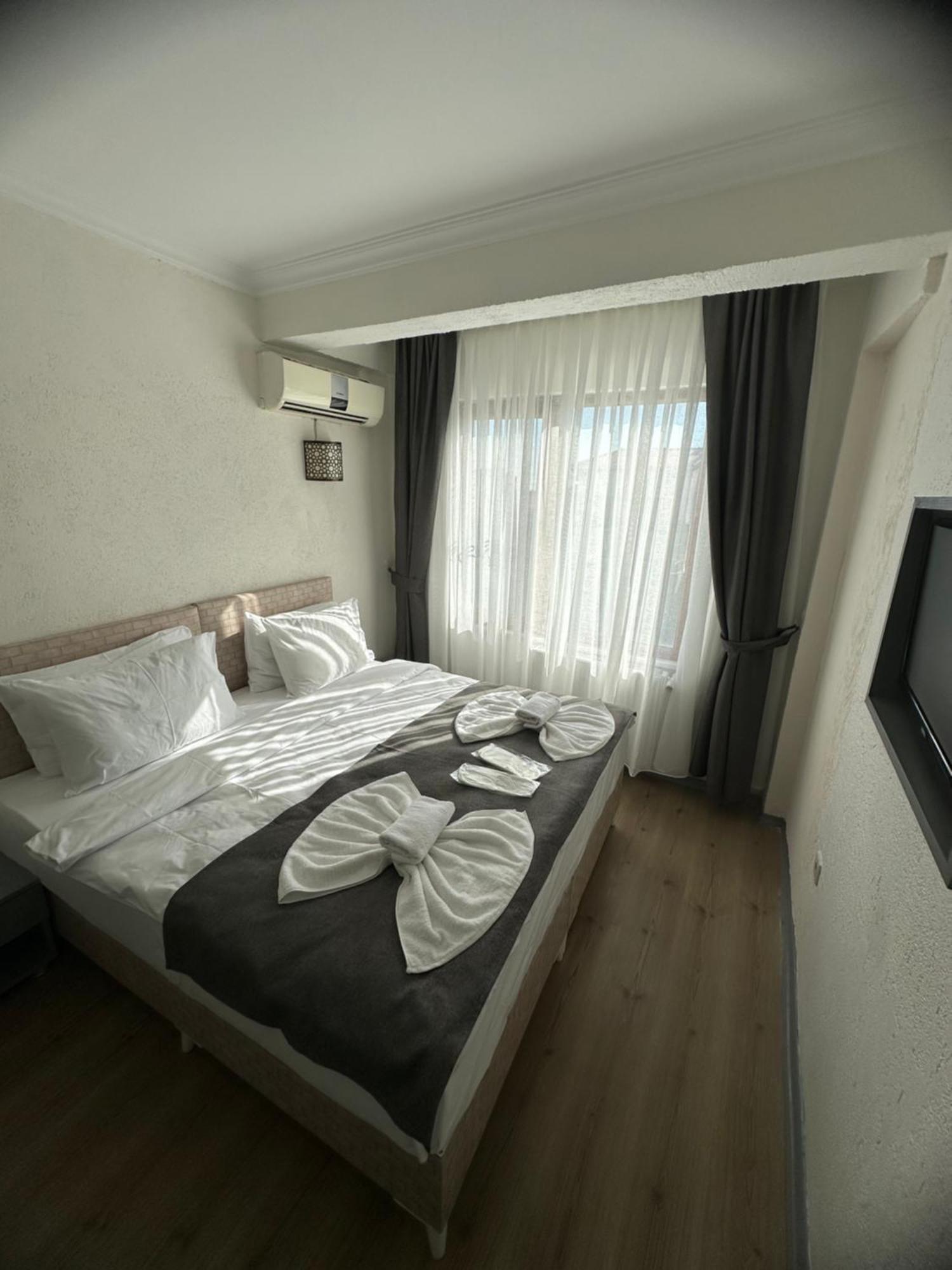 Bıg Orange Hotel Istanboel Buitenkant foto