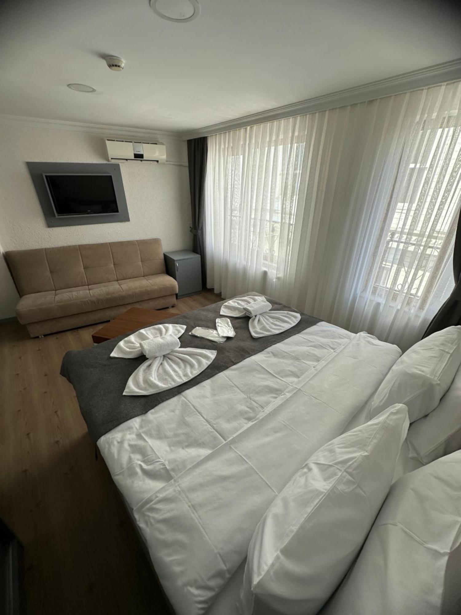 Bıg Orange Hotel Istanboel Buitenkant foto
