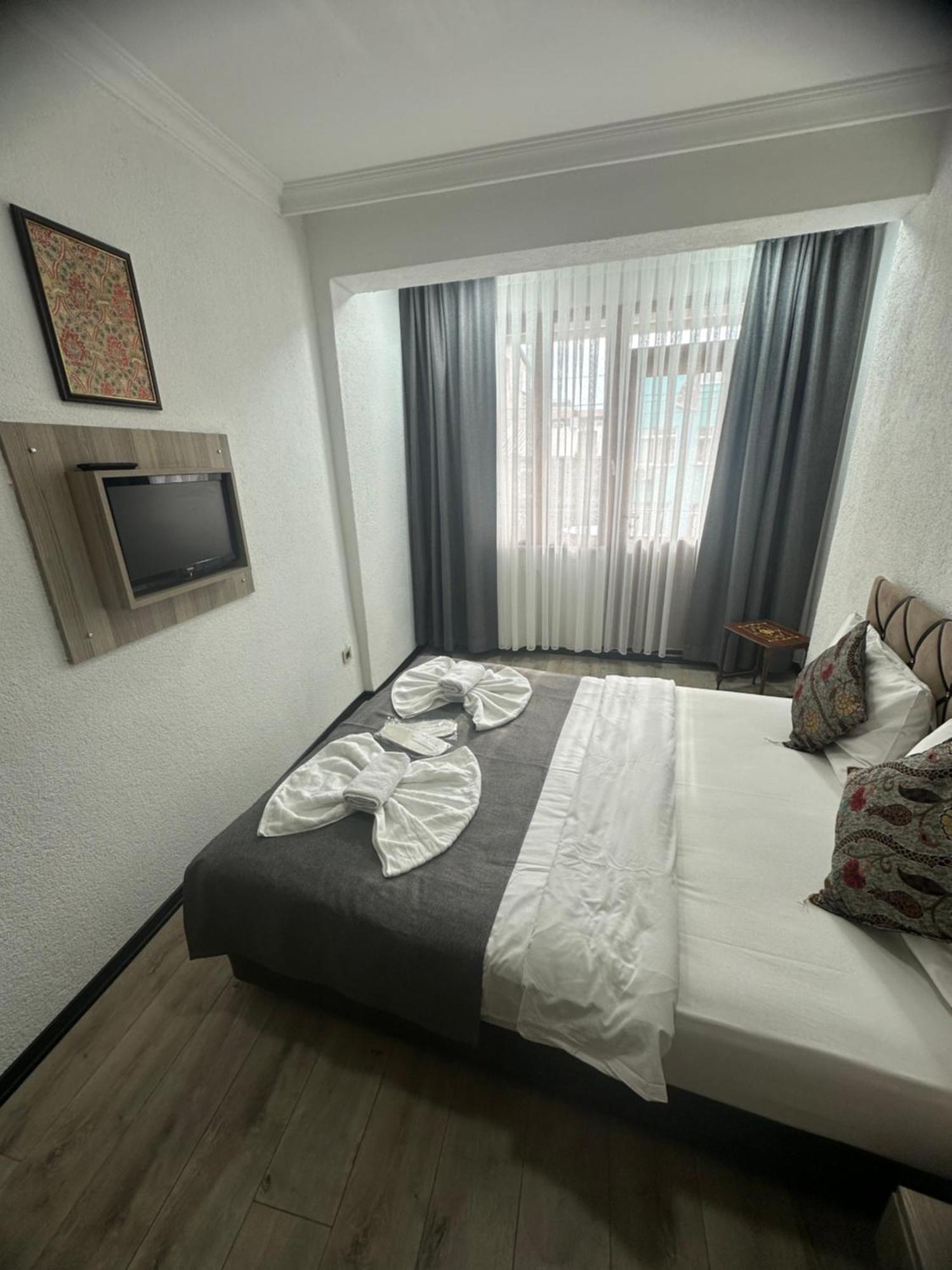 Bıg Orange Hotel Istanboel Buitenkant foto