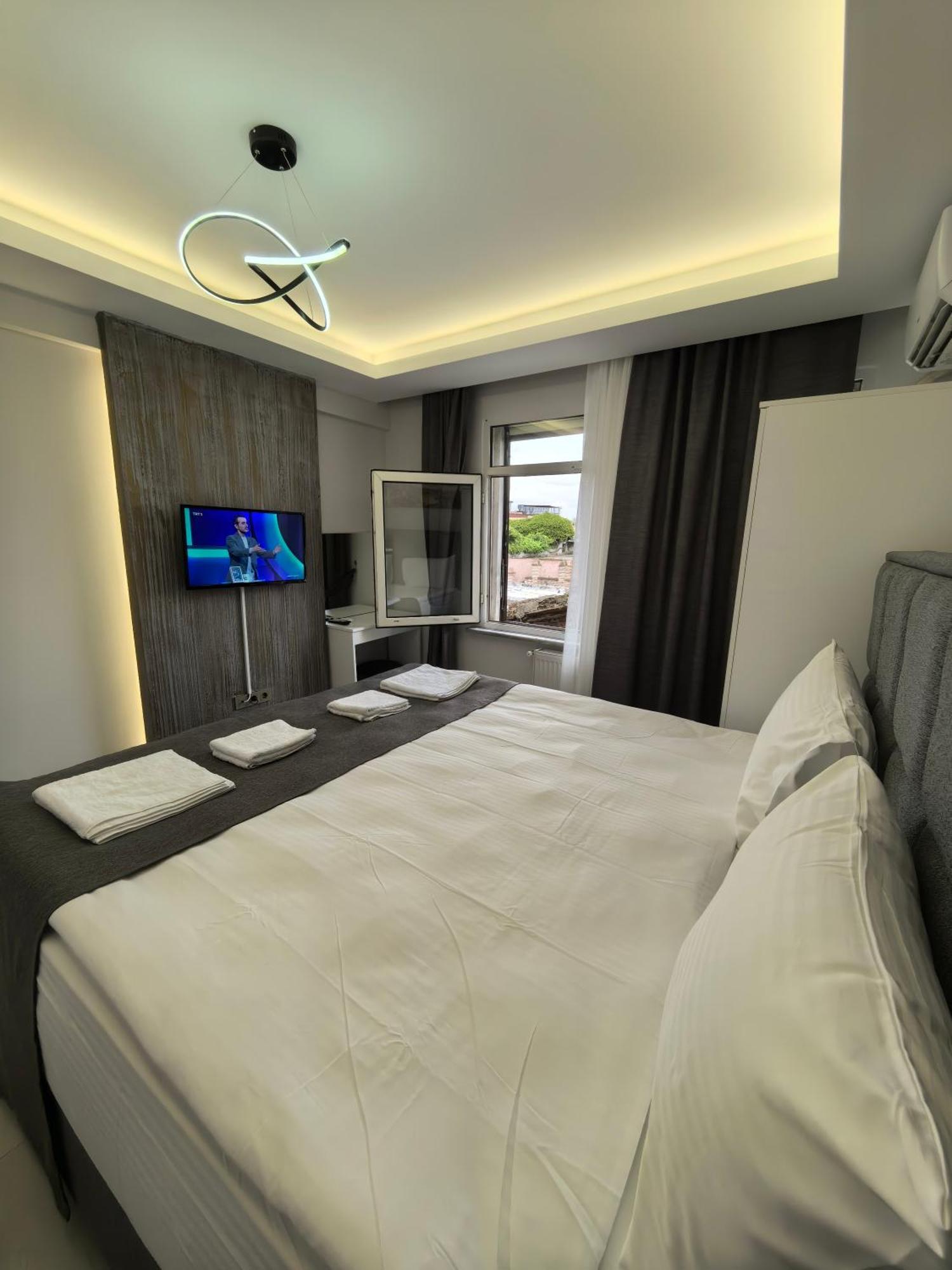 Bıg Orange Hotel Istanboel Buitenkant foto